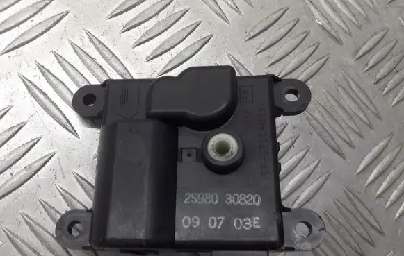 Suzuki Splash A/C air flow flap actuator/motor 2S98030820