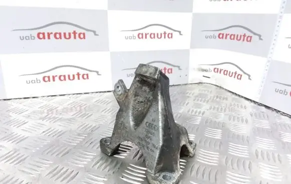 Audi A4 S4 B6 8E 8H Engine mounting bracket 8E0199308J