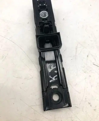 Cupra Tavascan Front driver seat rail 639623713