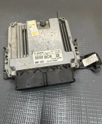 Hyundai i30 Engine control unit/module 391402ABB0 0281031578