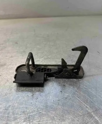 Volkswagen Golf V Engine bonnet/hood lock/latch loop/hook 1k0823480