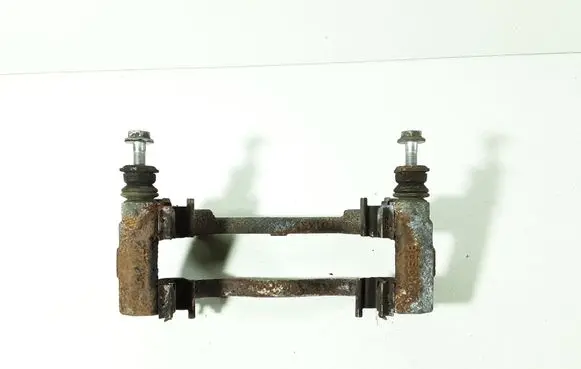 Toyota Avensis T250 Front Brake Caliper Pad/Carrier 