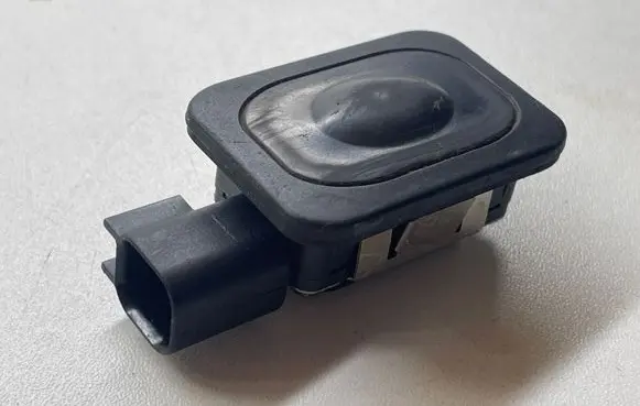 Jaguar XE Tailgate opening switch GX7314K147AA