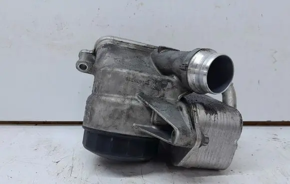Engine oil radiator