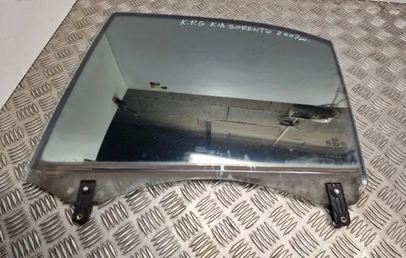 KIA Sorento Rear door window glass