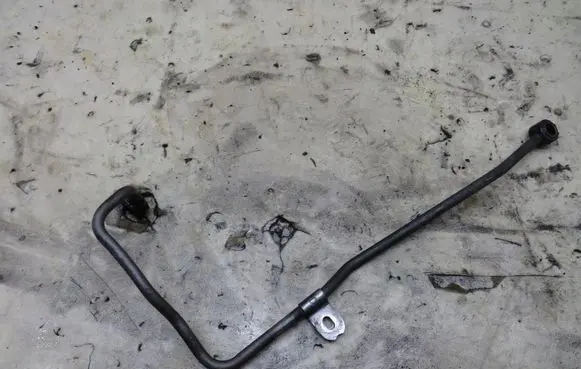 Nissan X-Trail T32 Turbo turbocharger oiling pipe/hose KRIS235789
