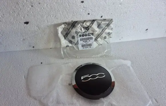 Fiat 500 Original wheel cap 51884863 68131664AA