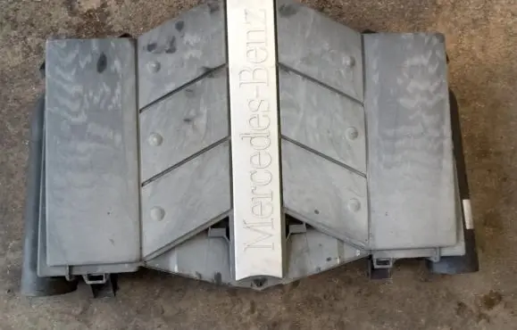 Mercedes-Benz C W203 Engine cover (trim) A1120901501