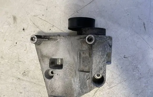 BMW 5 E39 A/C compressor mount bracket 241681
