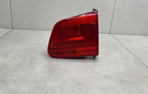 Volkswagen Tiguan Tailgate rear/tail lights 5N0945094H