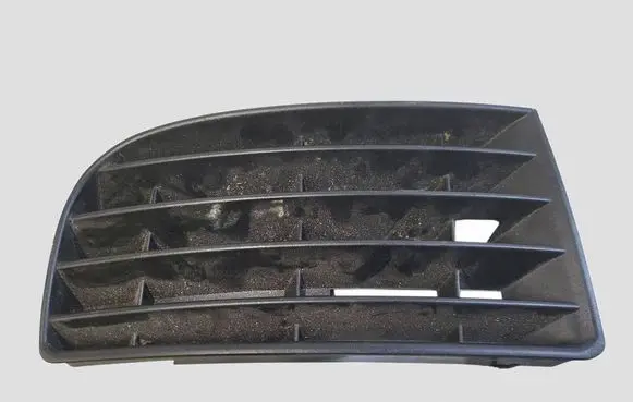 Skoda Octavia Mk2 (1Z) Front bumper lower grill 05310454