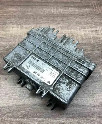Volkswagen PASSAT B4 Engine control unit/module ECU 8A0907311L 0261203188