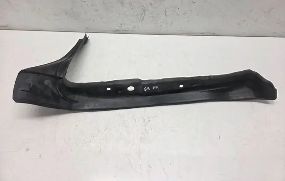 Audi S5 Fender end trim 8T0821111A