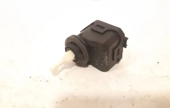 Volkswagen Golf IV Headlight level adjustment motor 1J0941295C