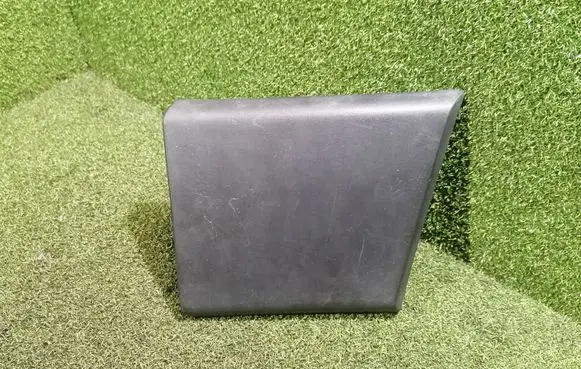 Rear fender molding trim
