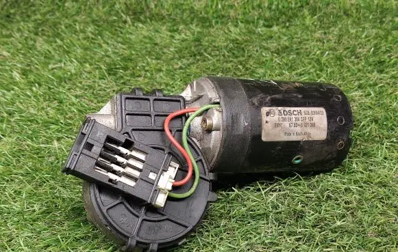 BMW 3 E46 Wiper motor 6921349 67636921349 0390241384