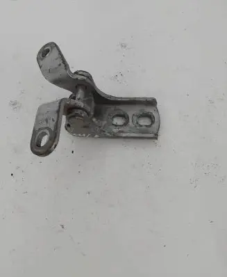 Opel Astra J Front door lower hinge 
