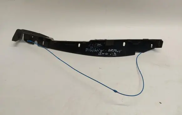 Fender mounting bracket