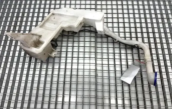 Honda Civic Windshield washer fluid reservoir/tank 