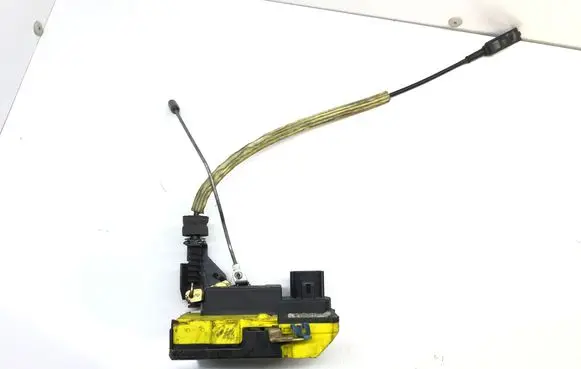 Volvo S60 Front door lock 8650545