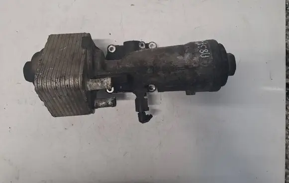 Volkswagen Touran I Oil filter cover 045115389E