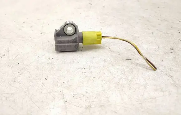 Mercedes-Benz C W204 Airbag deployment crash/impact sensor 2048201985 2128204926