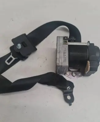 Mercedes-Benz C W203 Front seatbelt 33015930F
