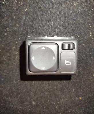 Nissan Note (E11) Wing mirror switch 9709J