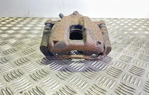 Honda CR-V Front brake caliper