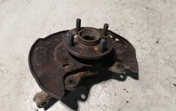Toyota Yaris Front wheel hub 
