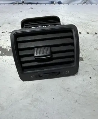 Volkswagen Golf V Dashboard side air vent grill/cover trim 1K0819709 1355D300490 1K0819703