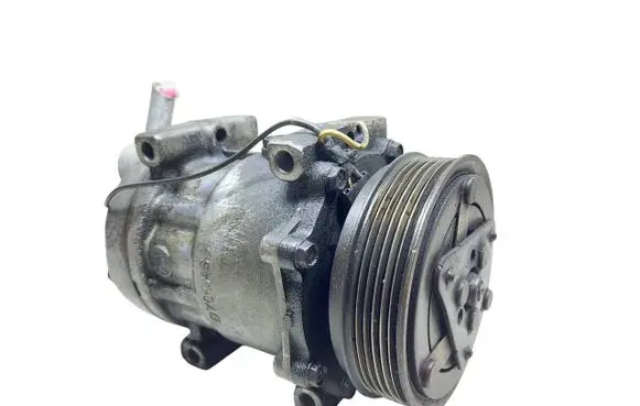 Renault Clio II Air conditioning (A/C) compressor (pump) 8200040681
