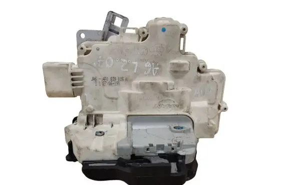 Audi A6 S6 C6 4F Rear door lock 4F0839015A