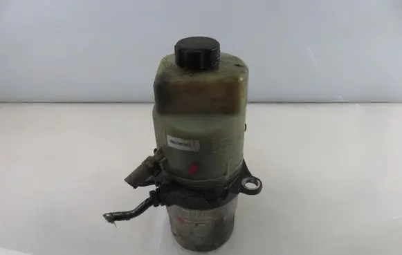Ford Focus Power steering pump 4M513K514CB