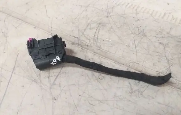 Audi A4 S4 B7 8E 8H Front door wiring loom 8E0972701