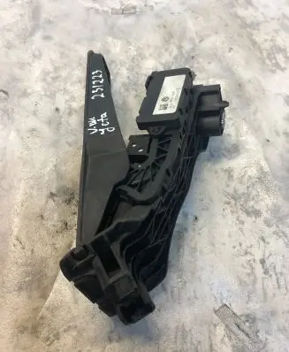 Volkswagen Jetta VI Accelerator throttle pedal 1k2723503ae