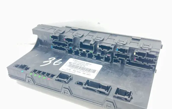 Mercedes-Benz E W211 Fuse module 2115456701 5DK00804746