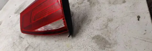 Tailgate rear/tail lights
