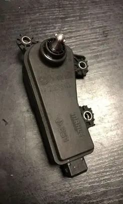 BMW 1 E81 E87 Intake manifold valve actuator/motor 7511383