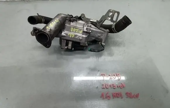 Peugeot 208 EGR valve cooler 50563903
