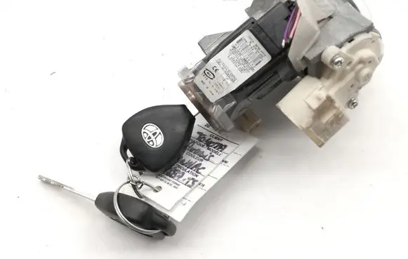 Toyota Avensis T270 Ignition lock 450200203 897830F010