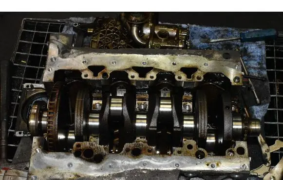 Audi A4 S4 B6 8E 8H Engine block ALT