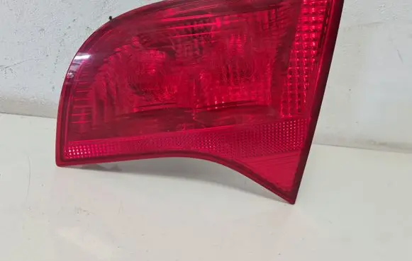 Audi A4 S4 B7 8E 8H Tailgate rear/tail lights 8E9945094