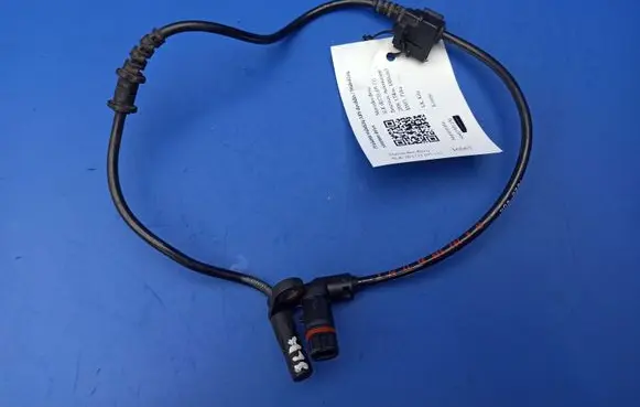 Mercedes-Benz SLK R171 ABS brake wheel speed sensor A2035400417 A0015429118