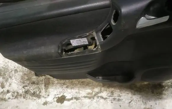 Opel Zafira A Front door card panel trim 