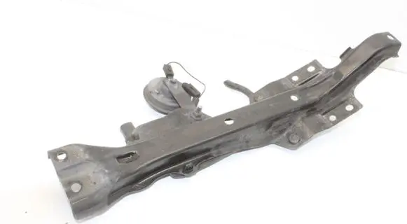 Nissan Leaf I (ZE0) Radiator support slam panel bracket 
