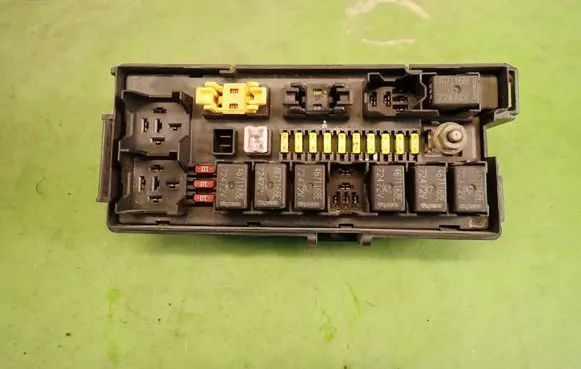 Jeep Commander Fuse box set 04692086AB