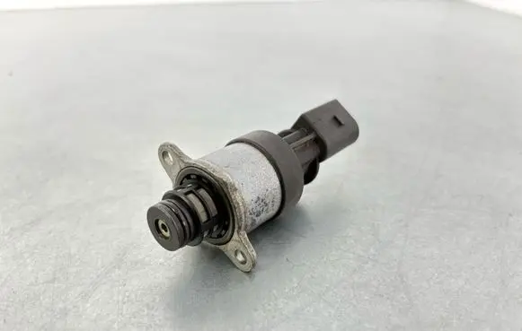 BMW 1 E82 E88 Fuel pressure sensor 0928400691
