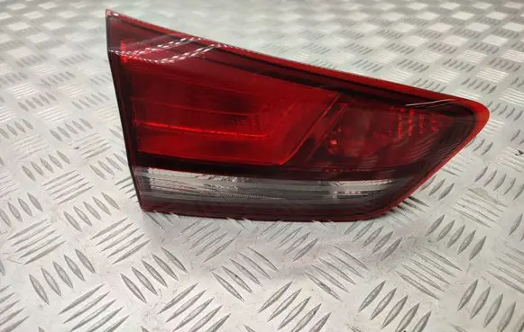 Tailgate rear/tail lights