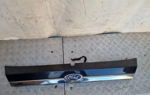 Ford Fiesta Trunk door license plate light bar 8A61A43404 8A61A43404DLW